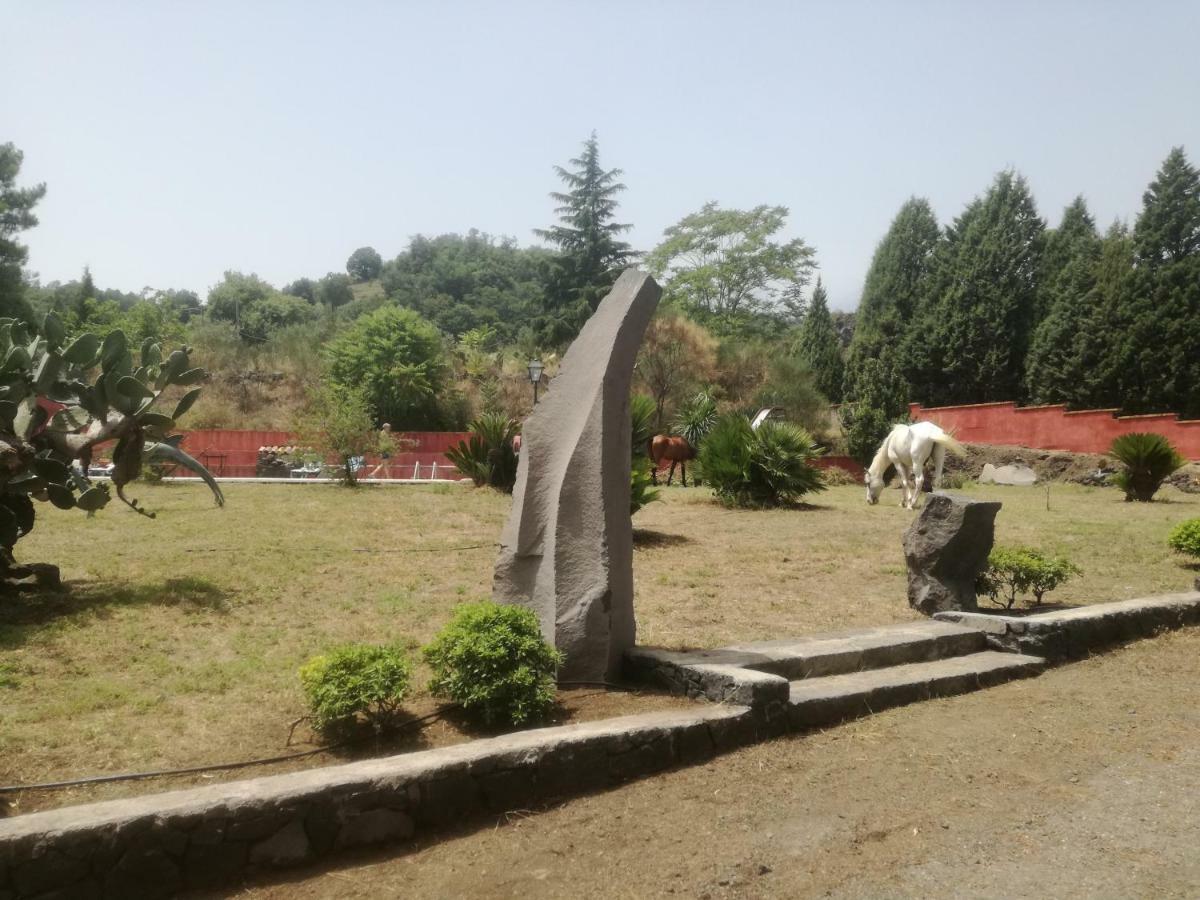 Villa Alessio - Case Vacanza Con Piscina Sull'Etna Puntalazzo Eksteriør bilde